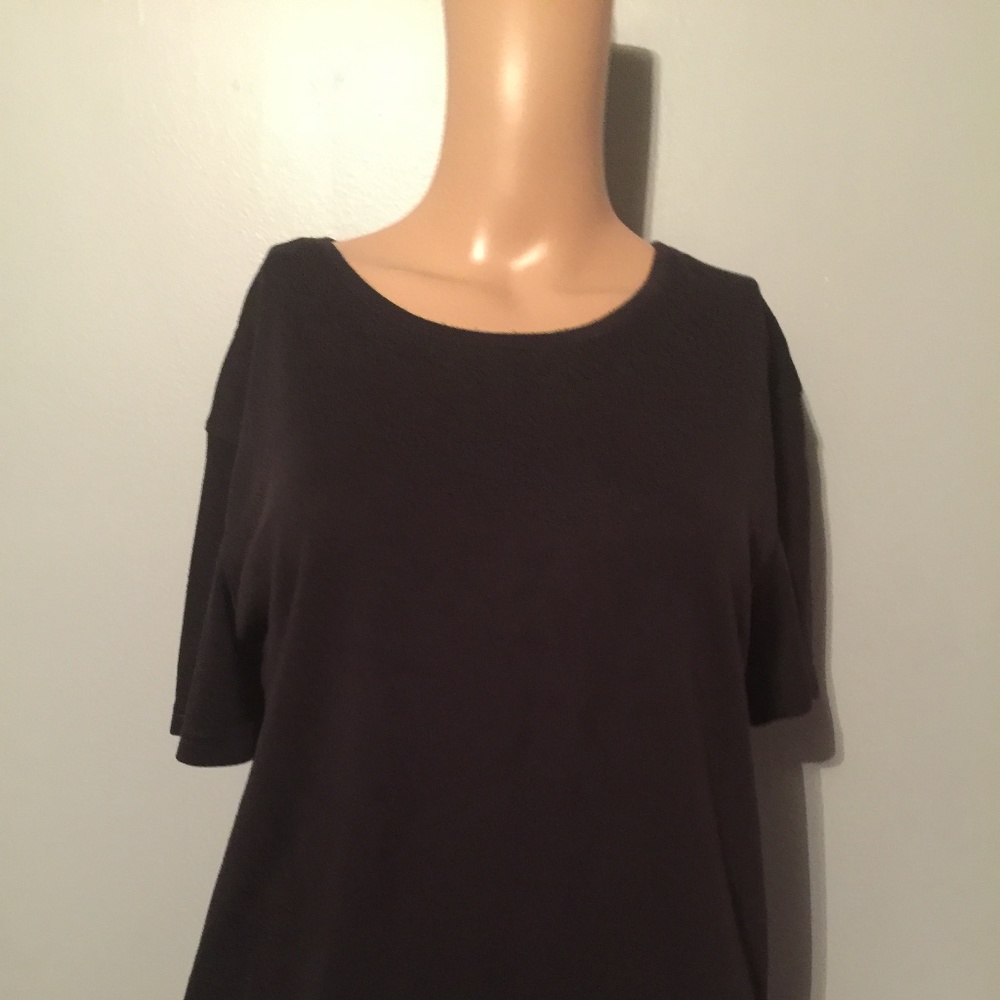 Bobbie Brooks Women's Black Small Cap Sleeve